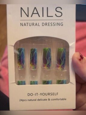Multicolor Lightning Press-On Nails — Do-It-Yourself Set